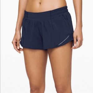 size 4 lulu lemon hotty hot shorts